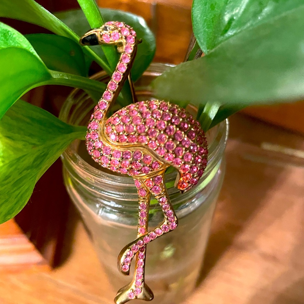 VTG pink Rhinestone Flamingo Brooch